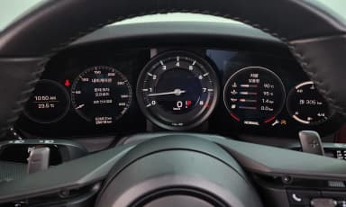 911 (992)