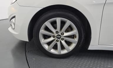 i40 Saloon
