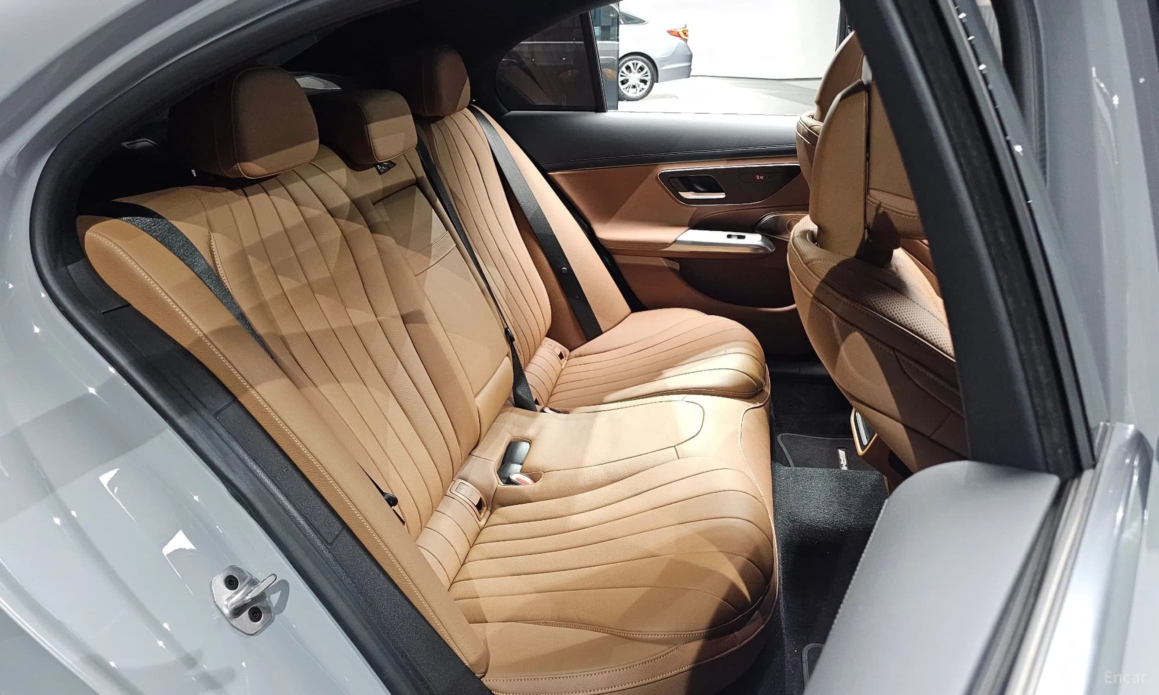 E-Class W214