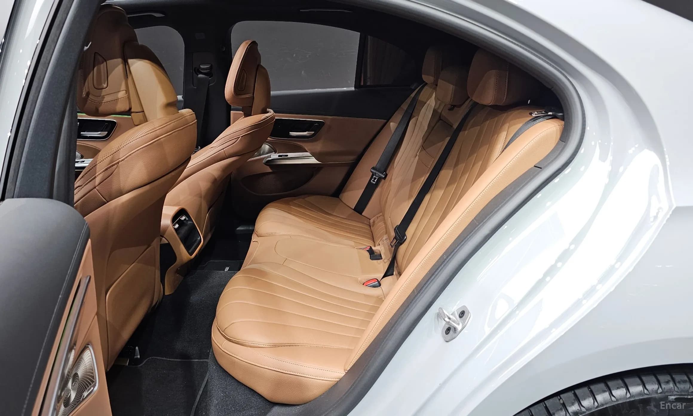 E-Class W214
