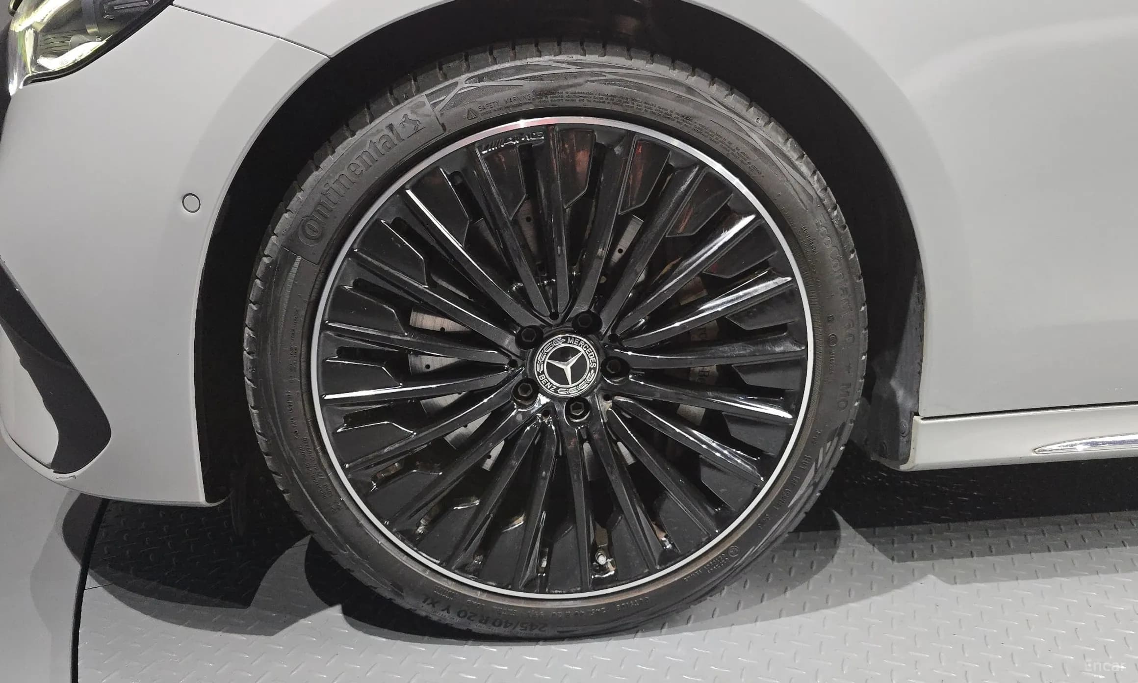 E-Class W214