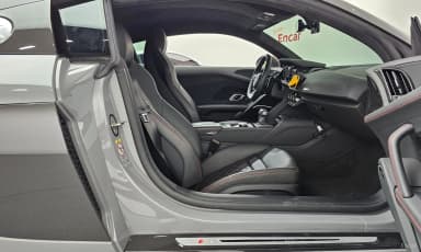 R8 (4S)