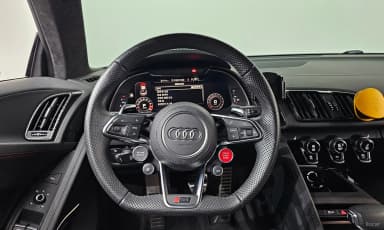 R8 (4S)