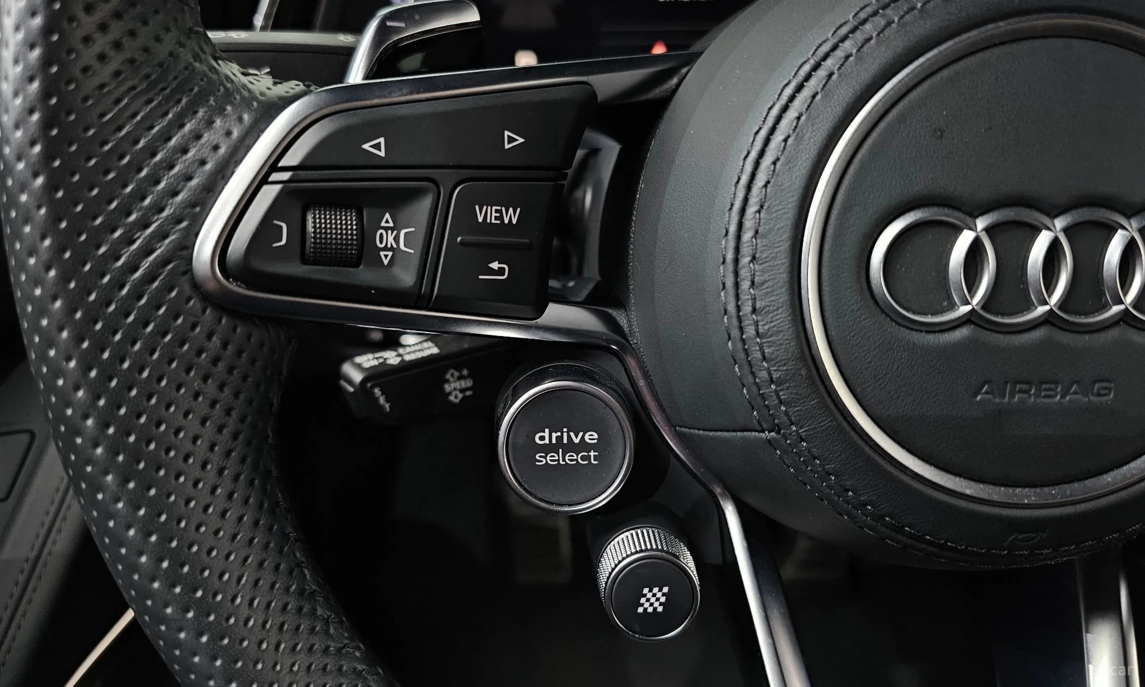 R8 (4S)