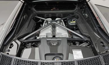 R8 (4S)