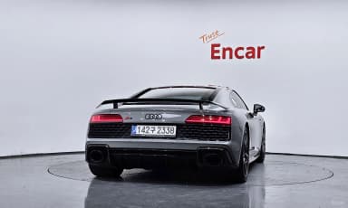R8 (4S)