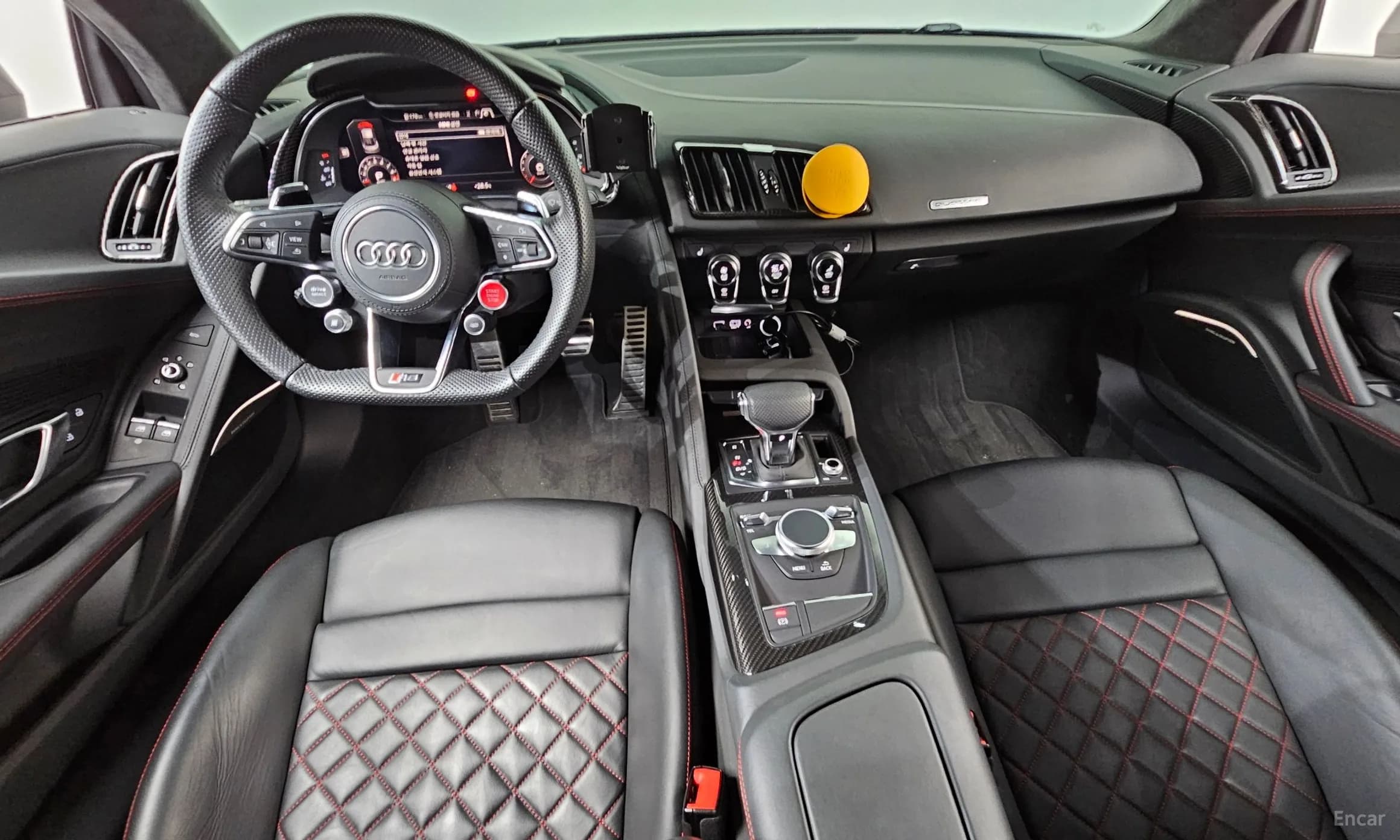R8 (4S)