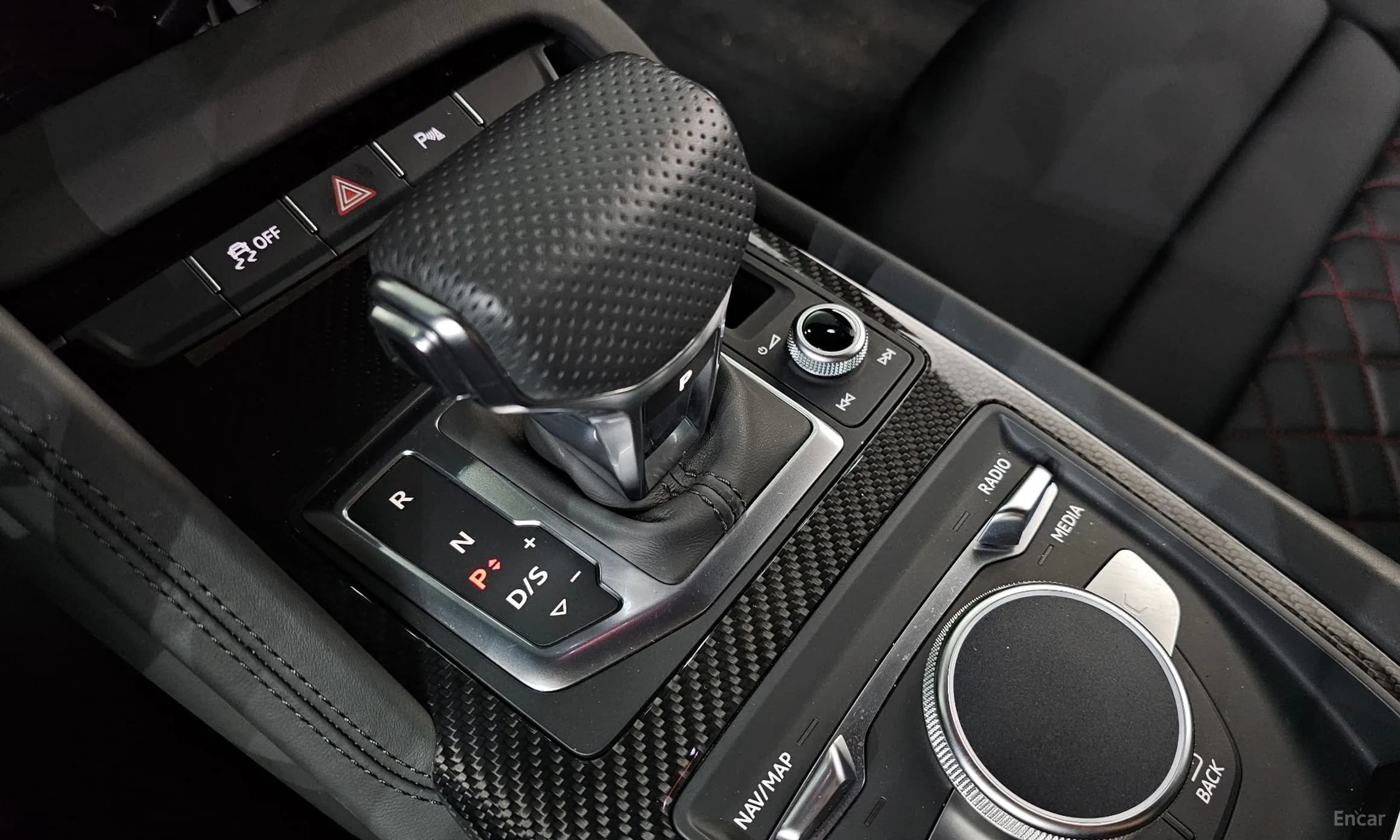 R8 (4S)