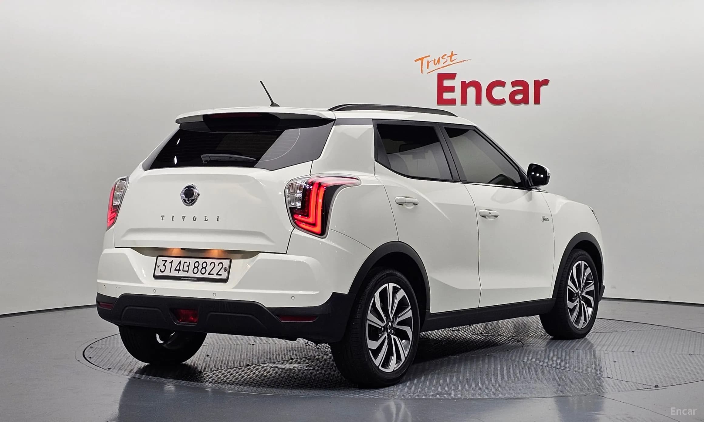 Berry New Tivoli