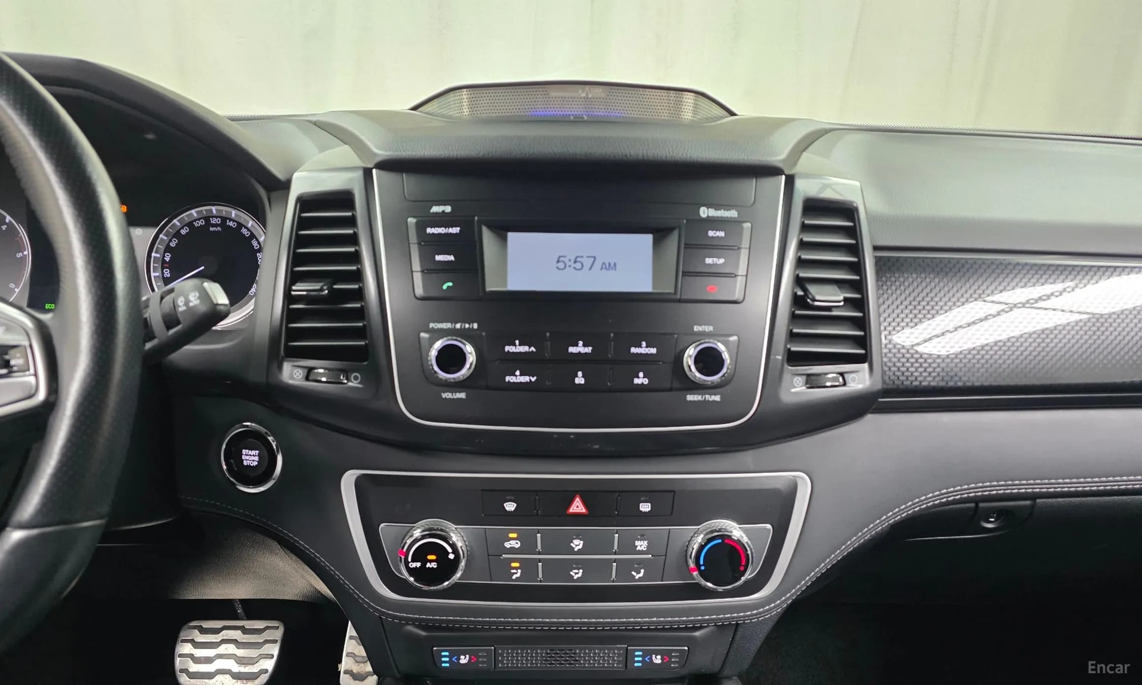 Rexton Sports Khan