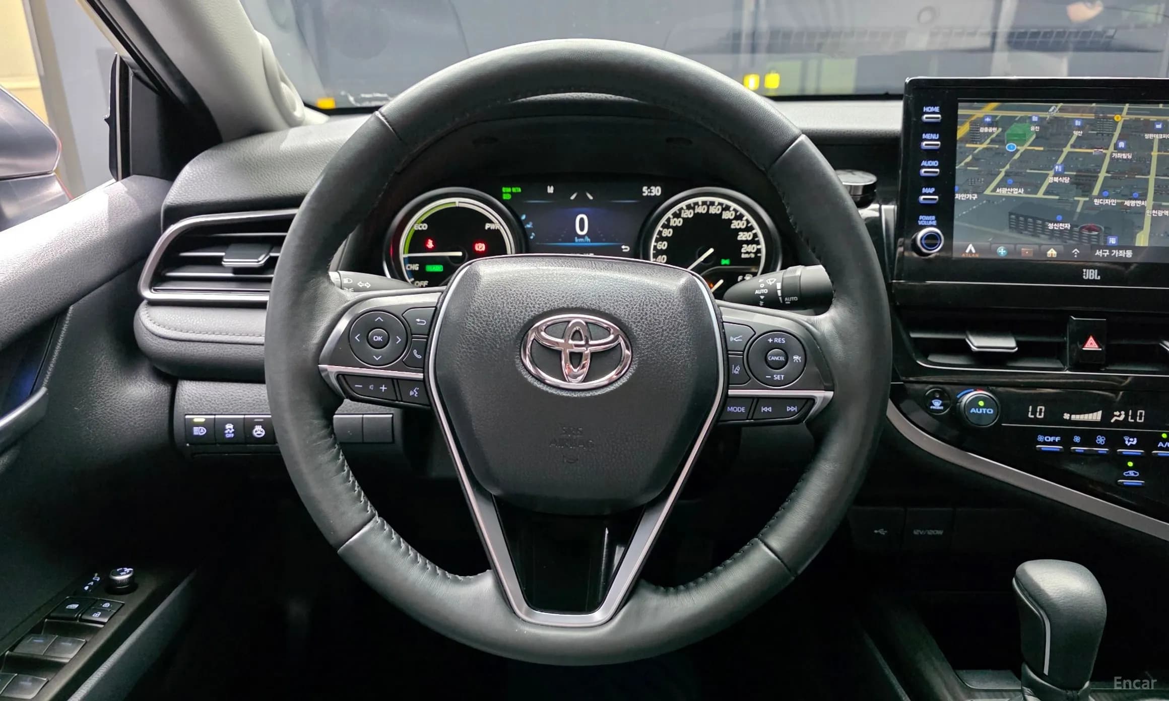 Camry (XV70)