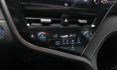 Camry (XV70)