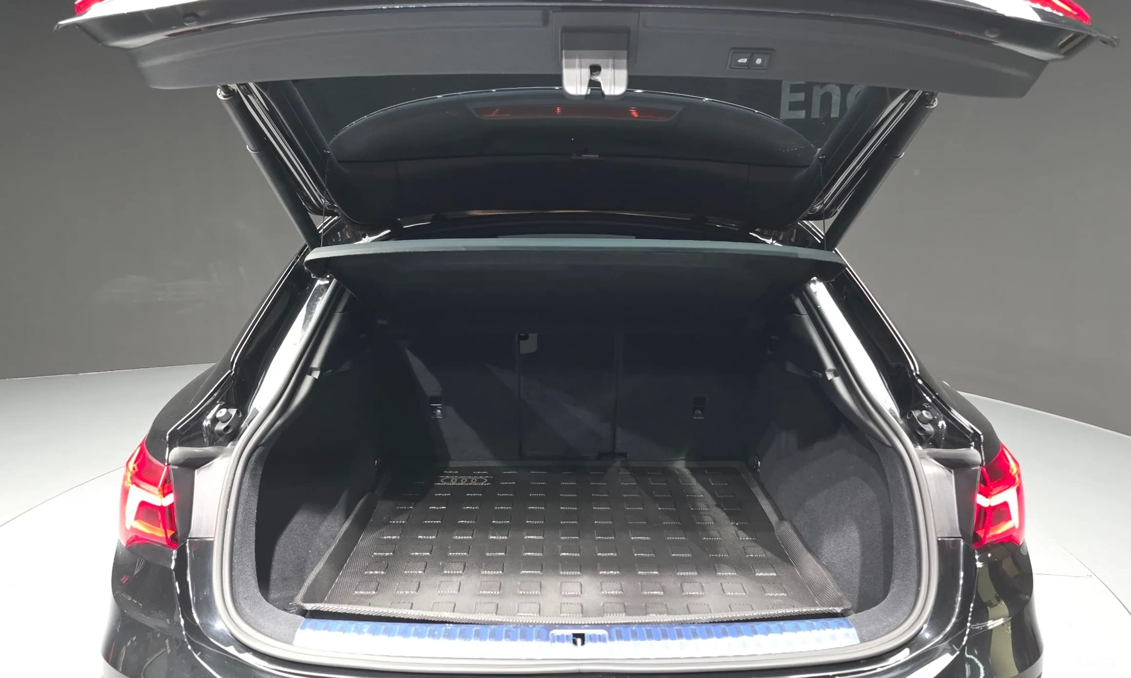 Q3 (F3)