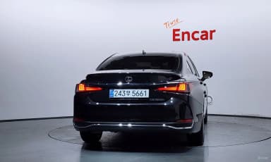 ES300h 7th Generation
