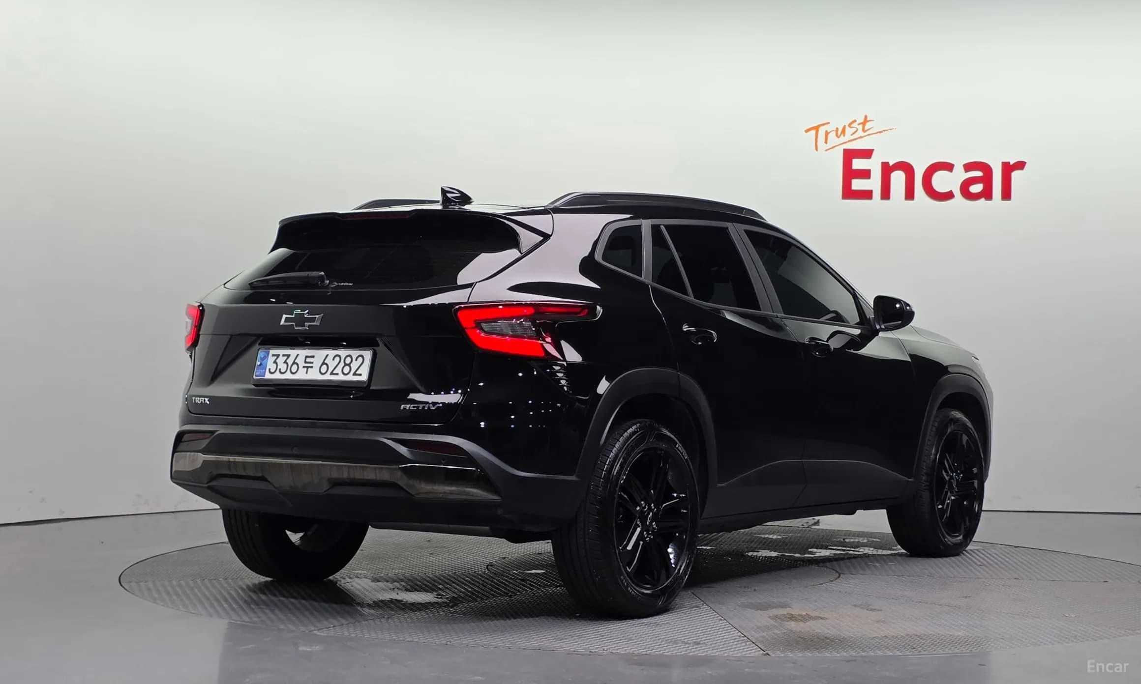 Trax Crossover