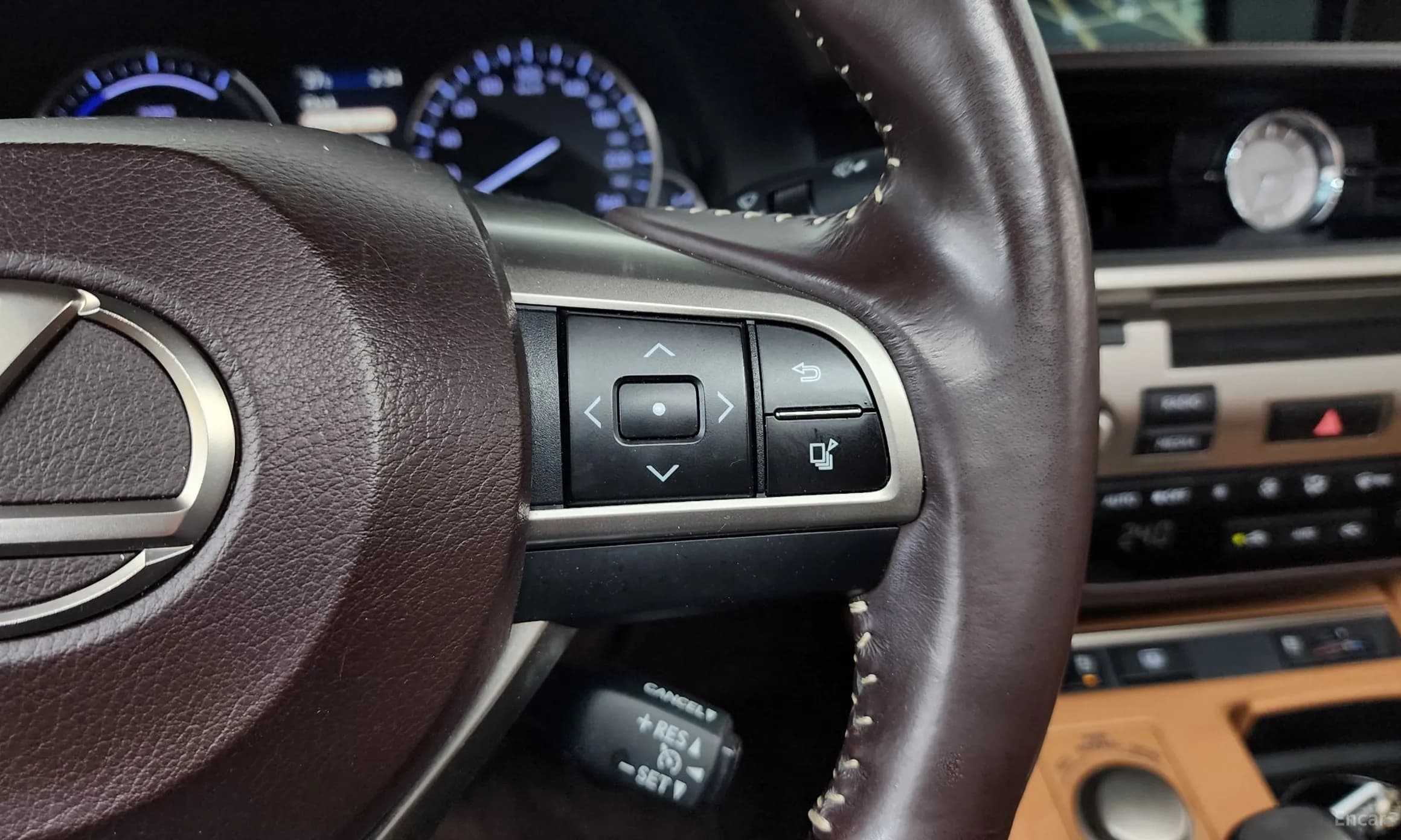 New ES300h