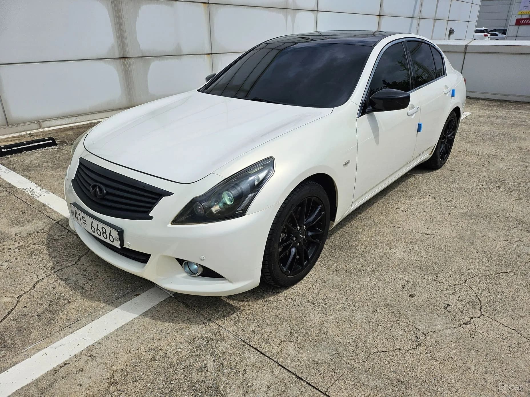 G37