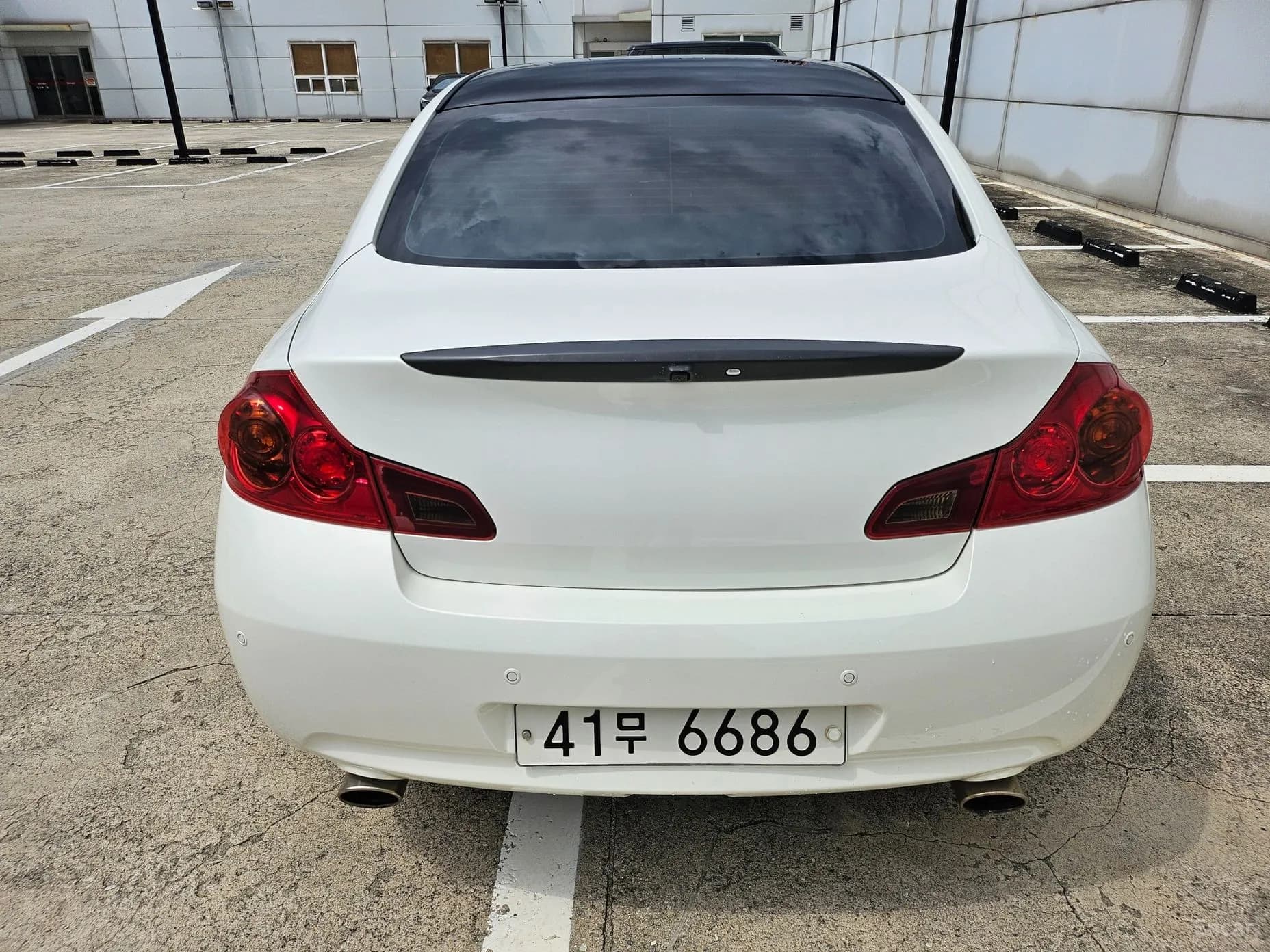 G37