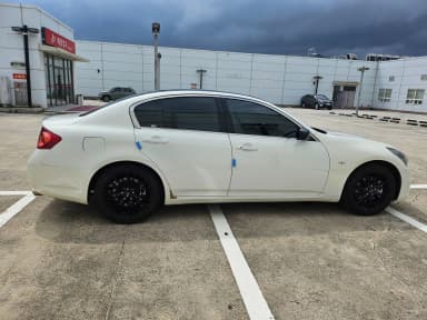 G37