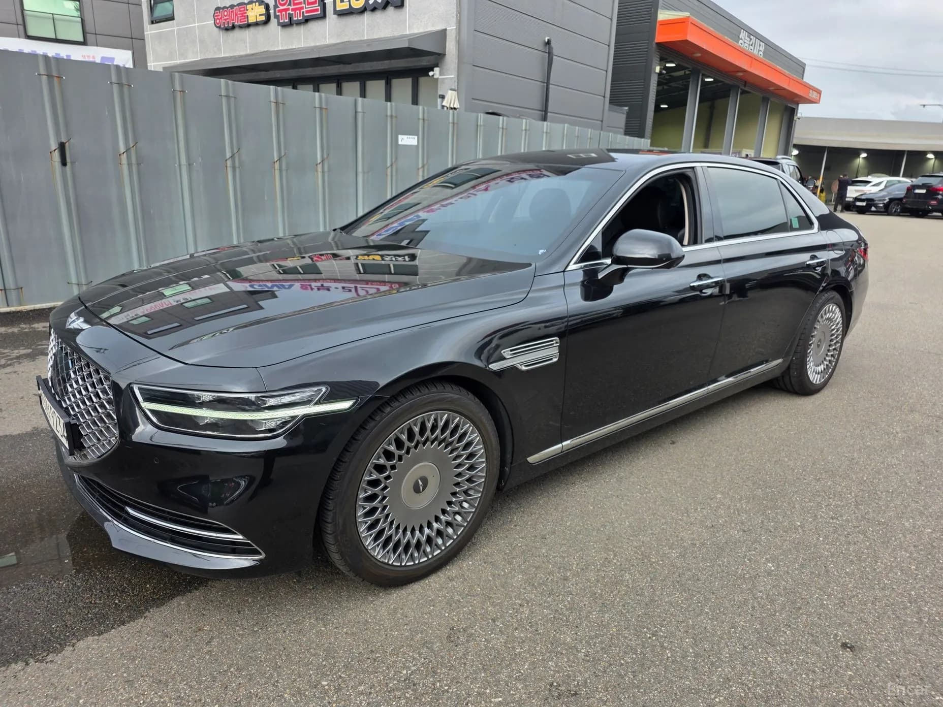 G90