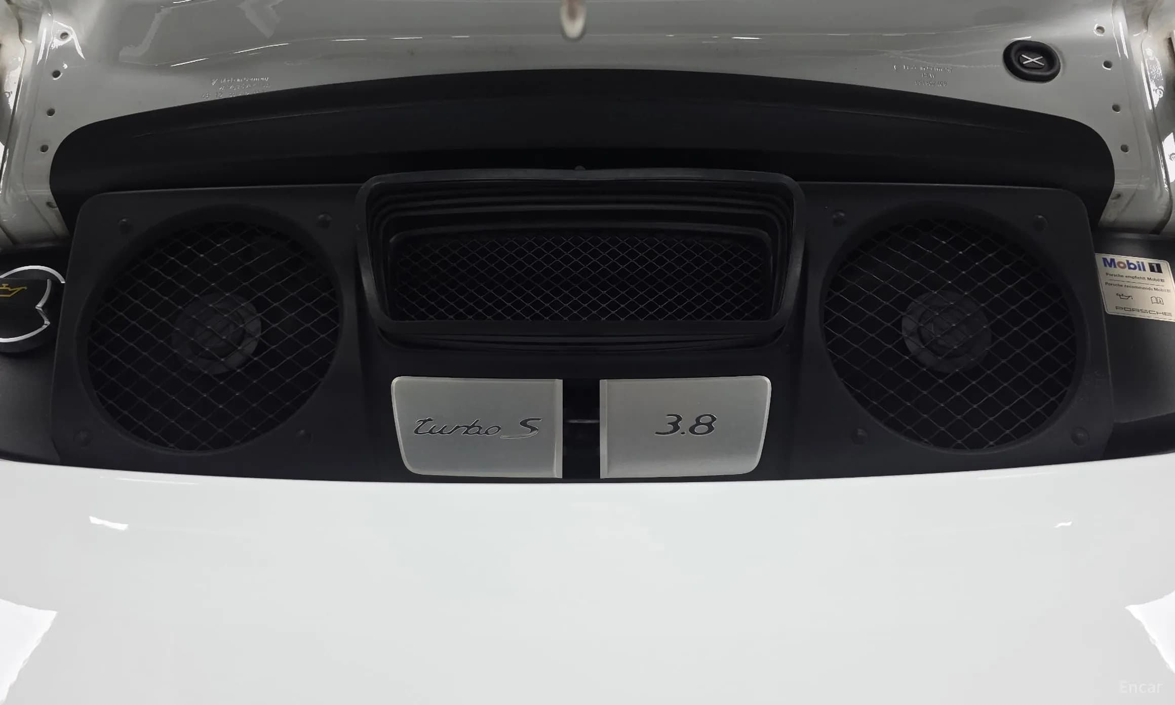 910