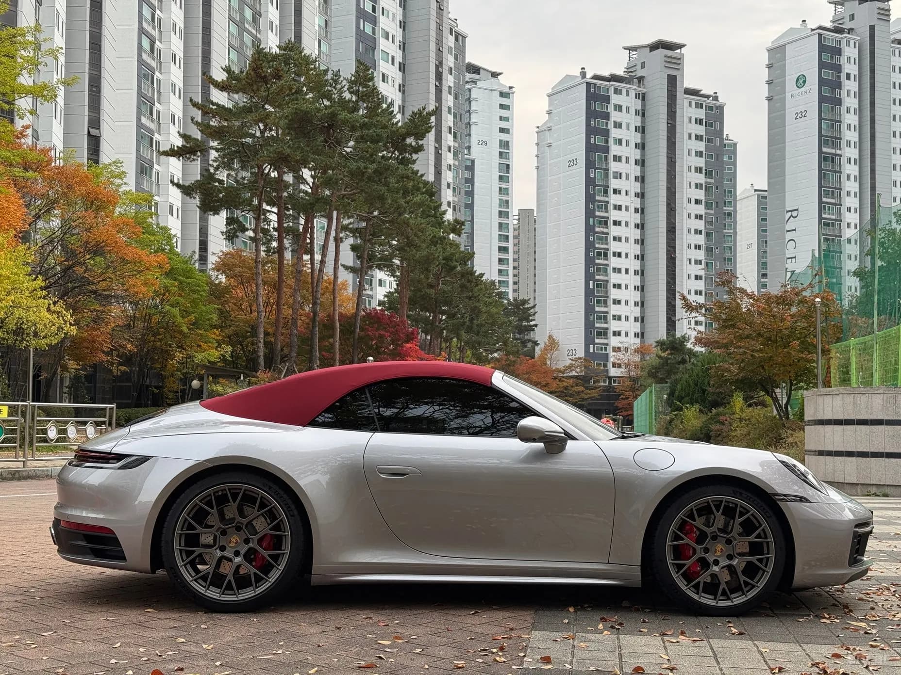911 (992)