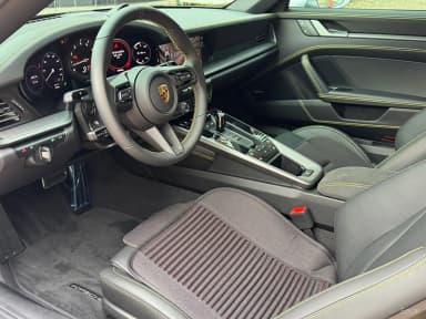 911 (992)