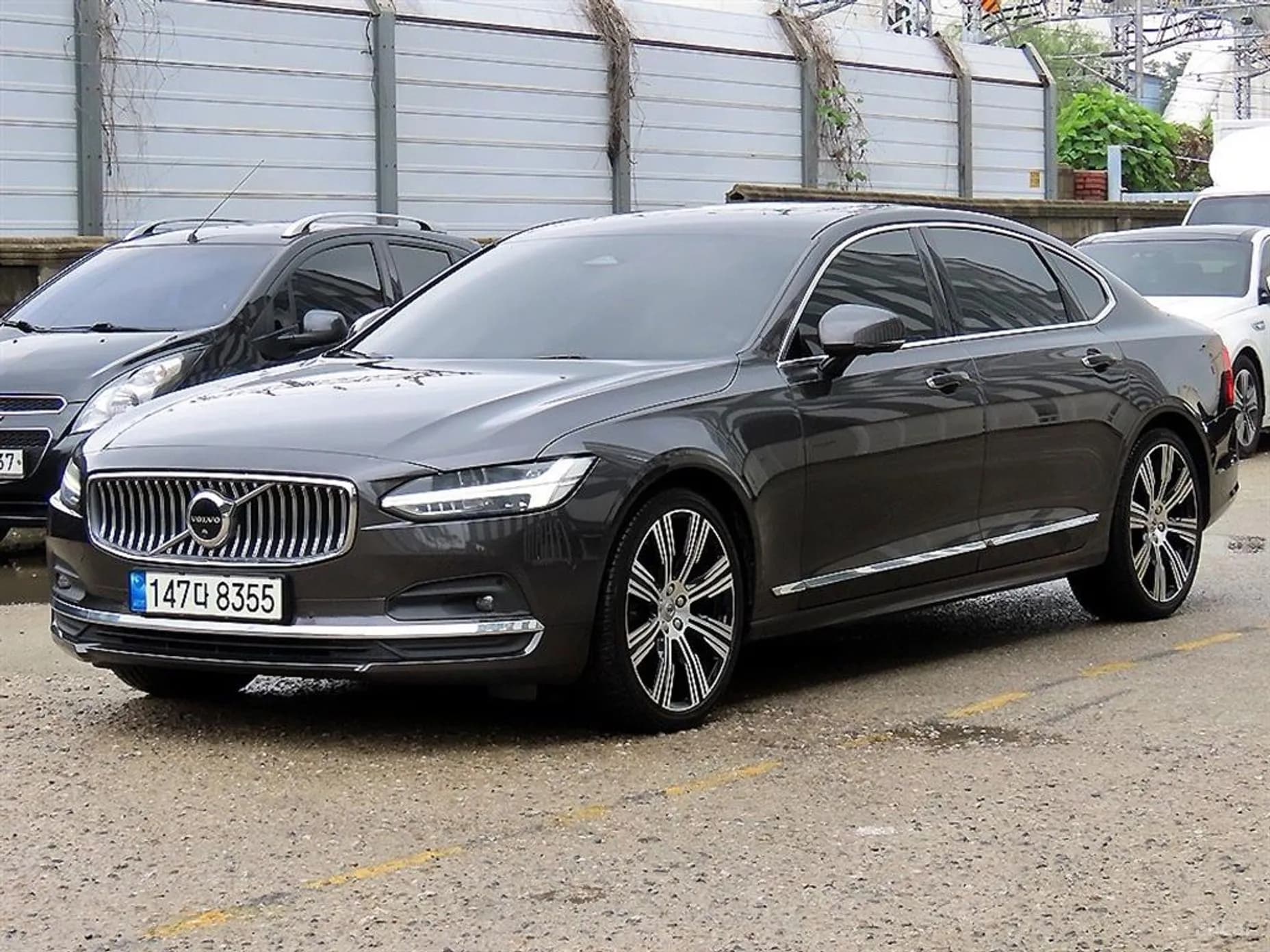 S90