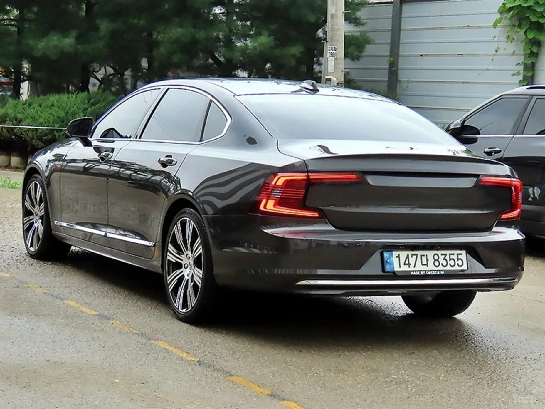 S90