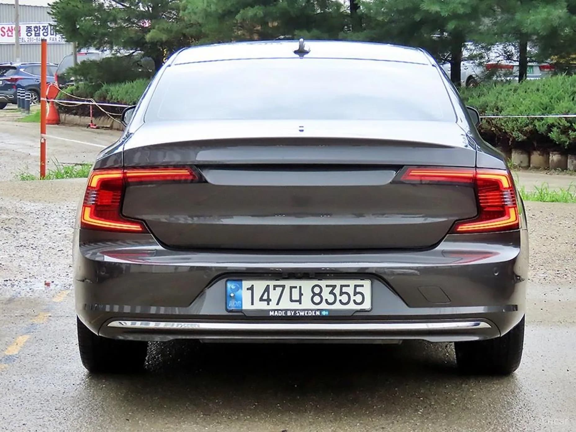 S90