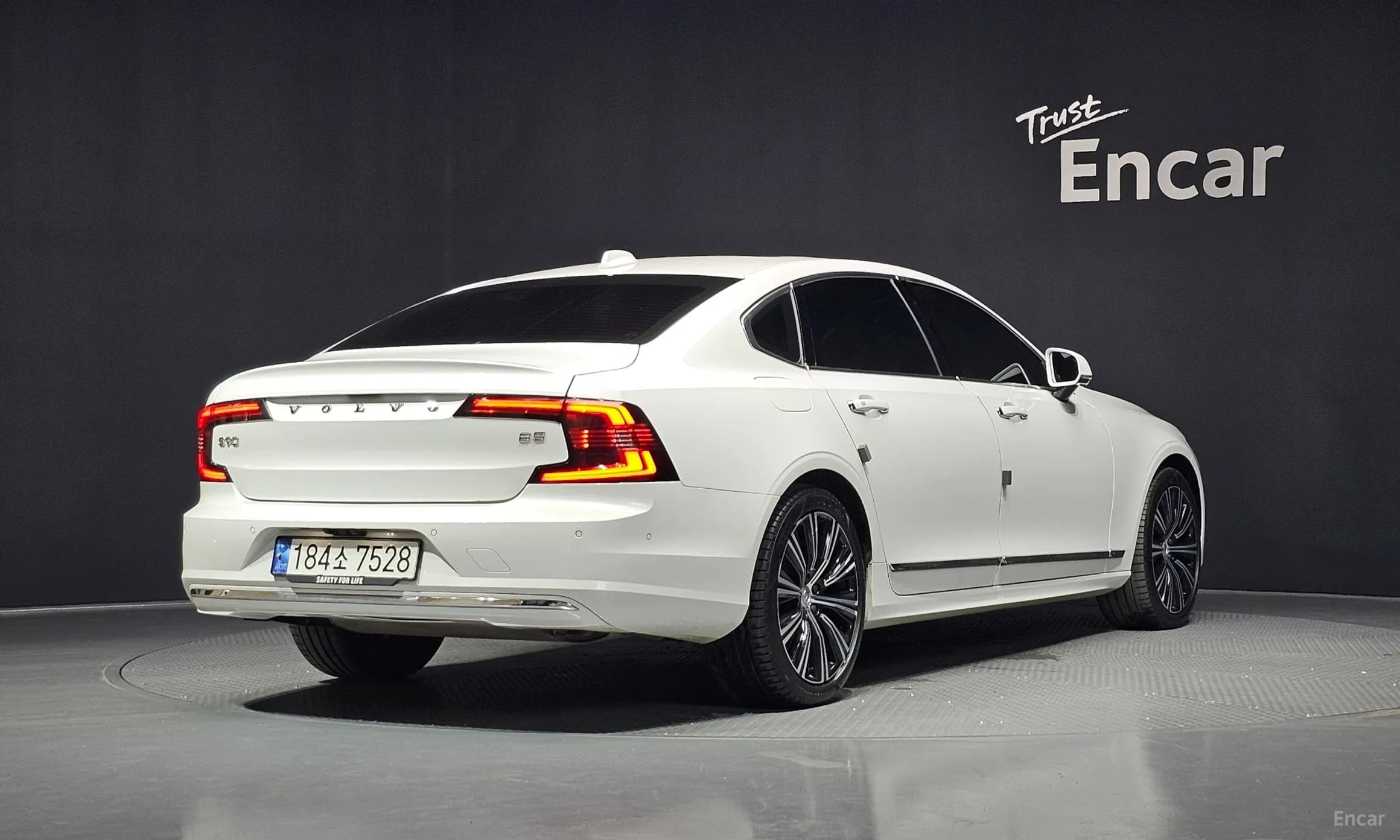 S90