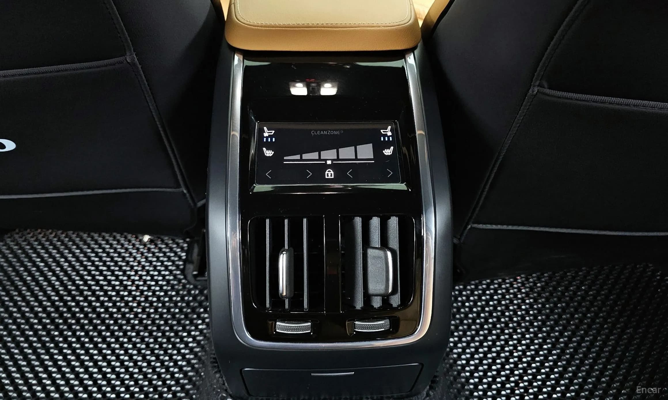 S90
