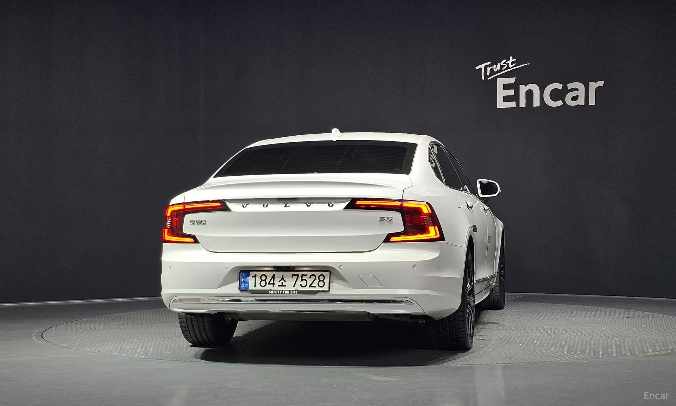 S90