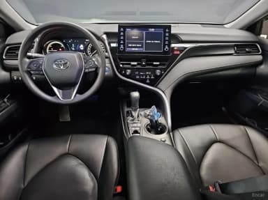 Camry (XV70)