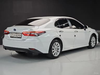 Camry (XV70)