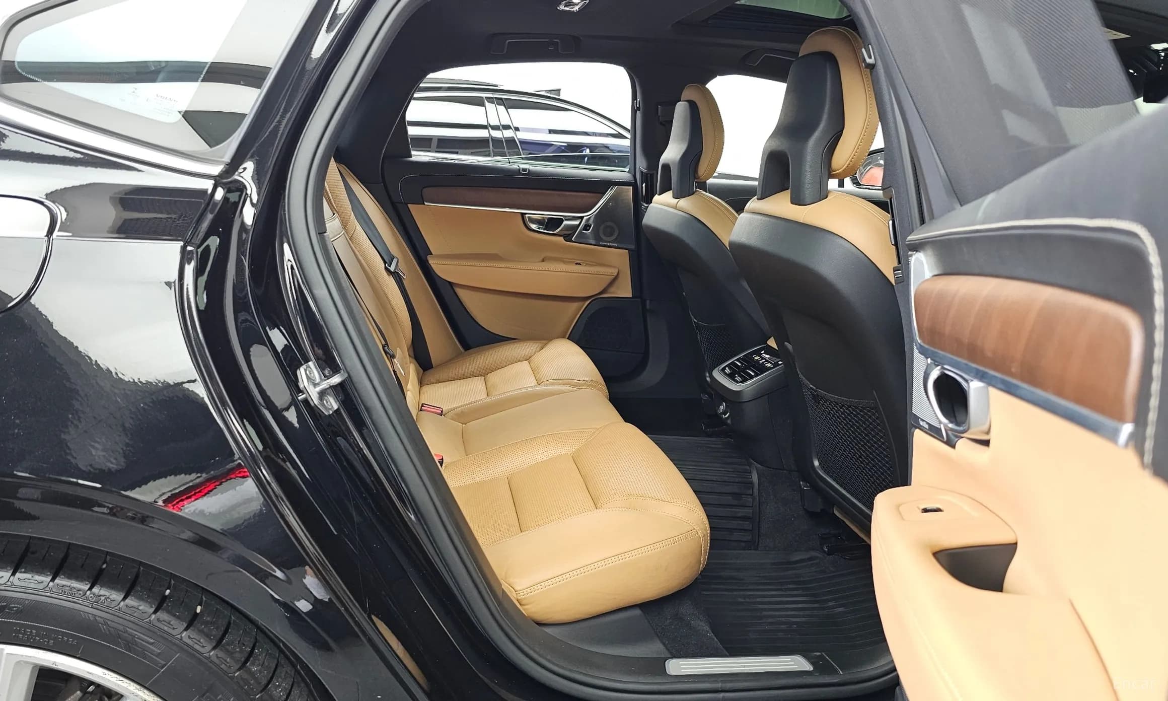 S90