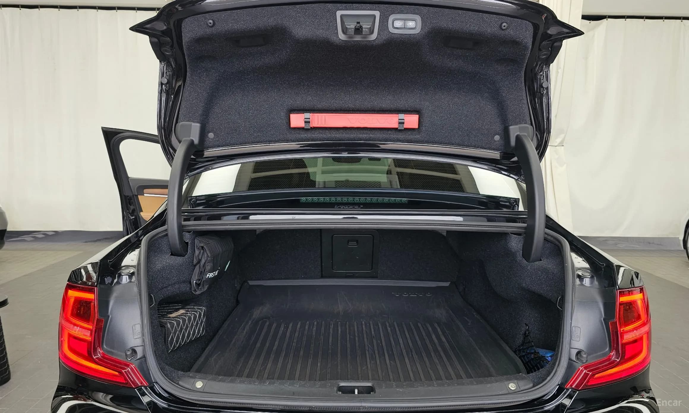 S90