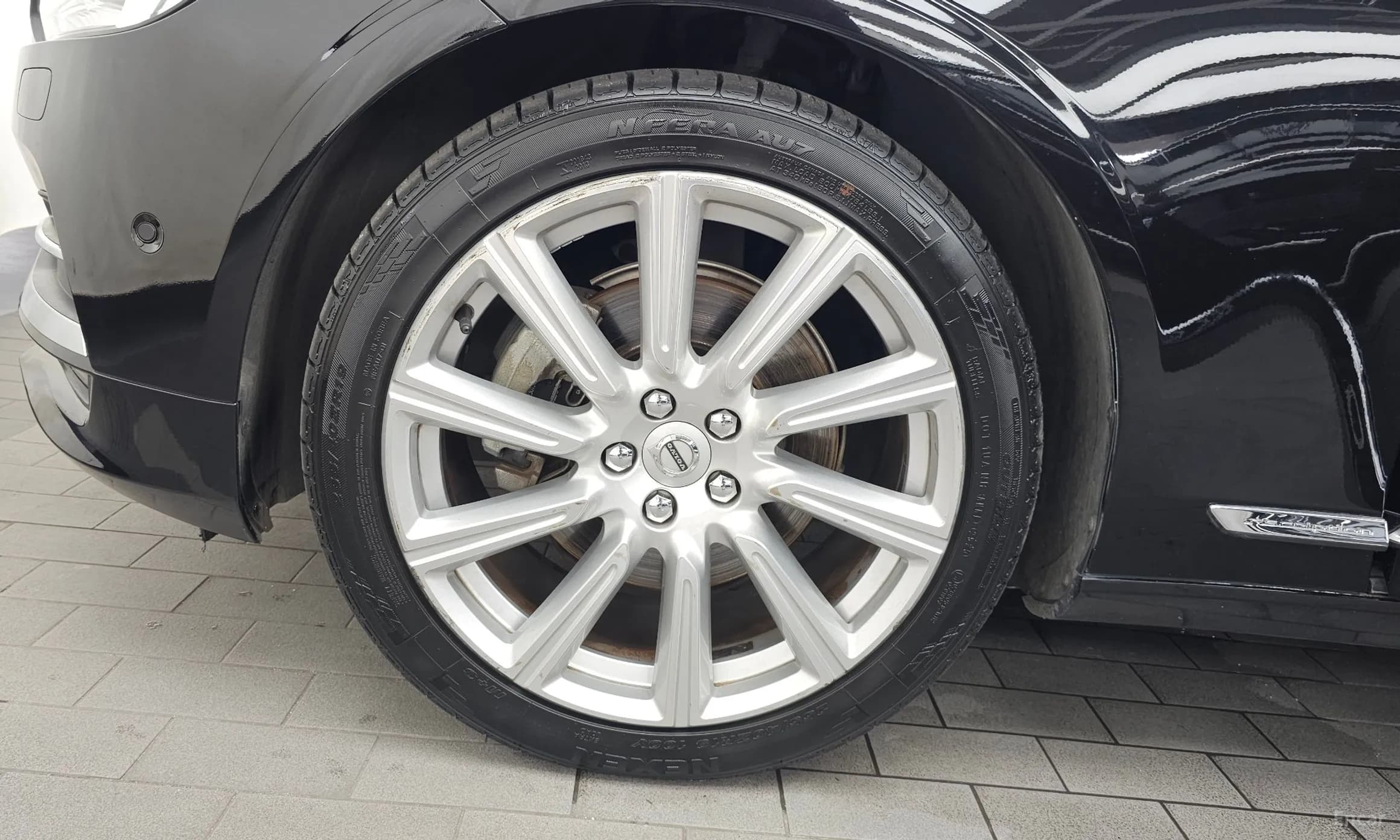 S90