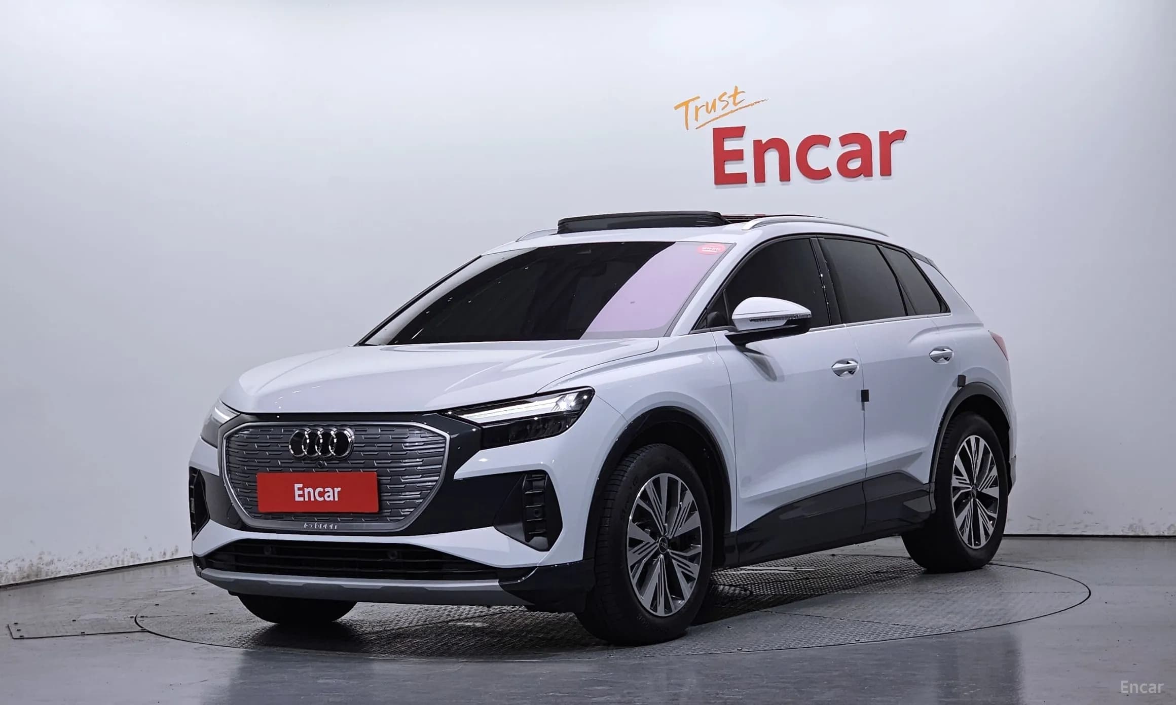Q4 e-tron (F4)