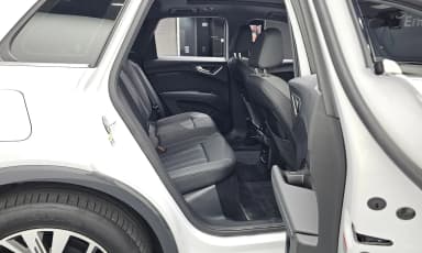 Q4 e-tron (F4)