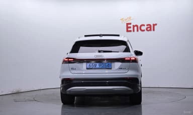 Q4 e-tron (F4)