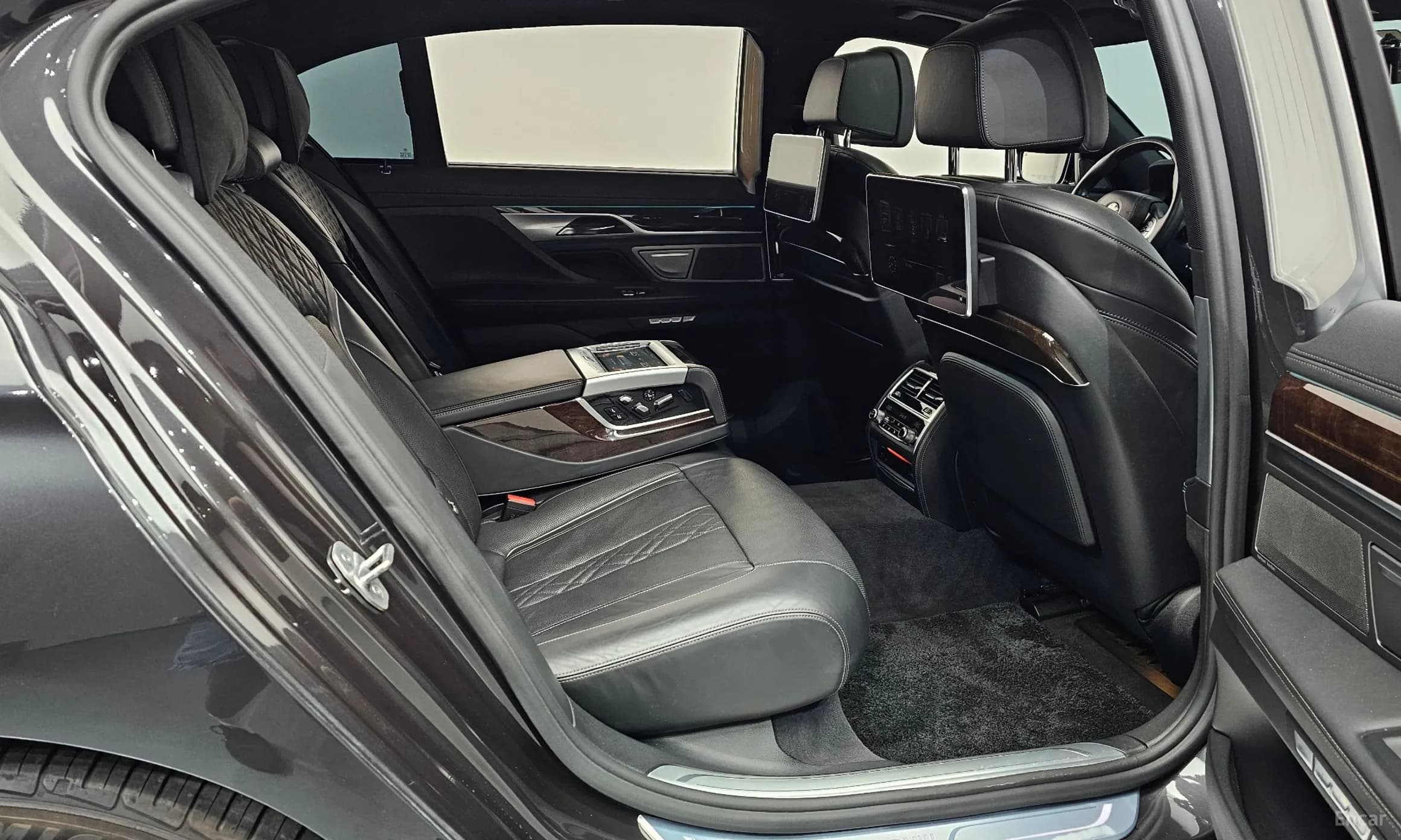 7 Series (G11)