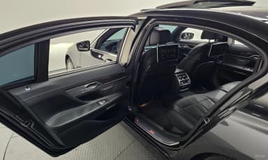 7 Series (G11)