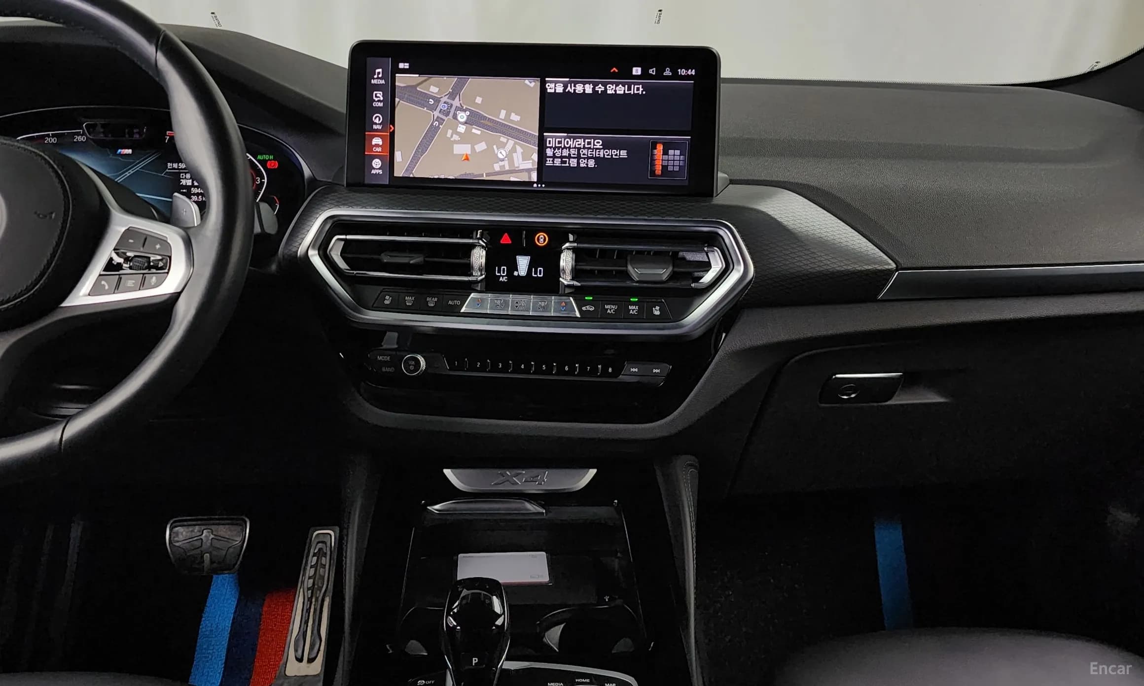 X4 (G02)