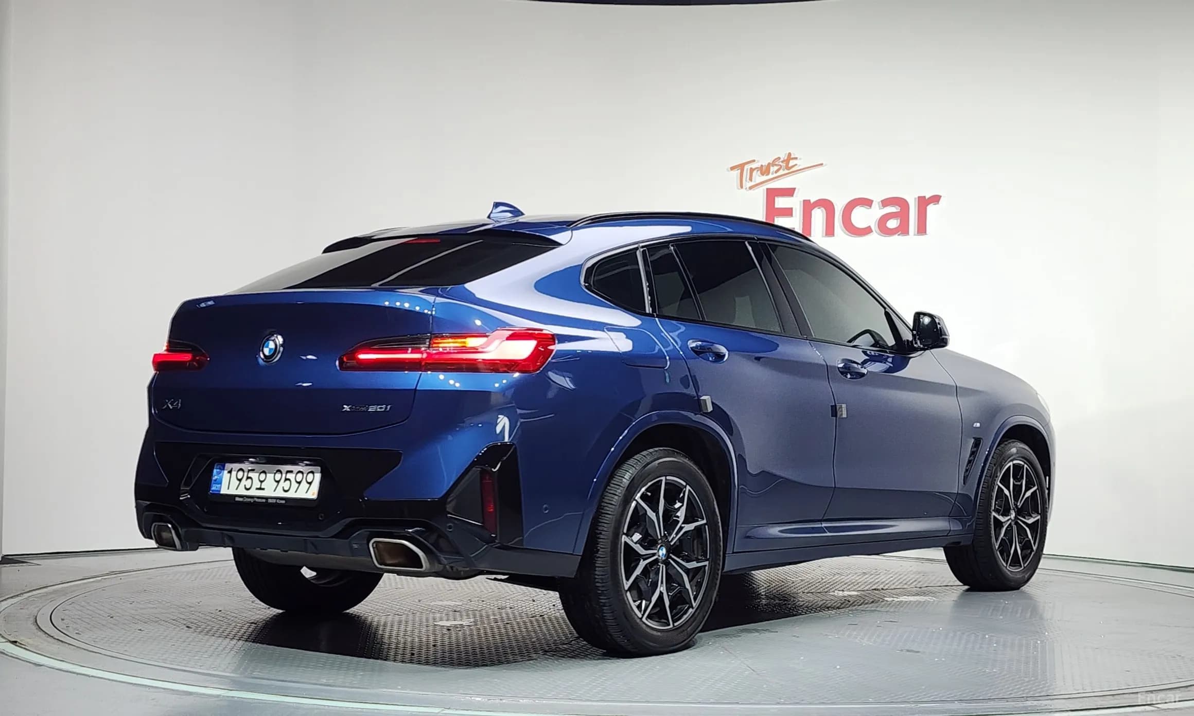 X4 (G02)