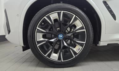 iX3