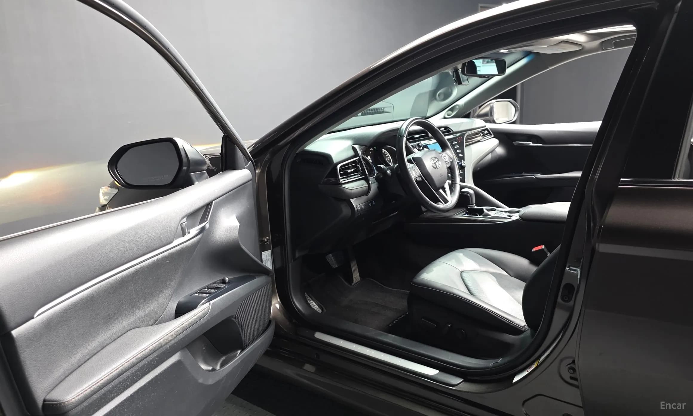 Camry (XV70)