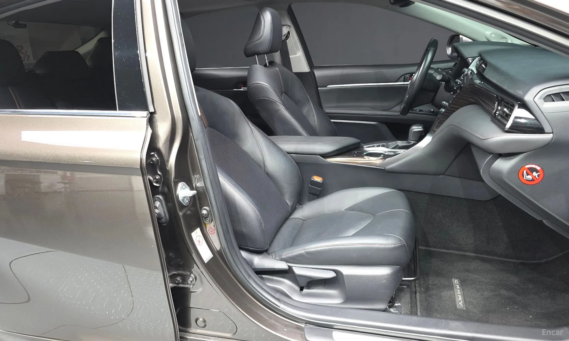 Camry (XV70)