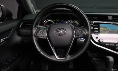 Camry (XV70)