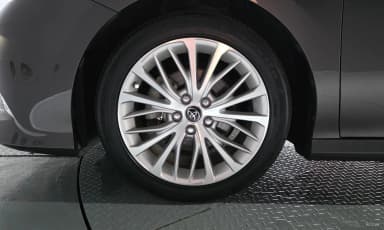 Camry (XV70)